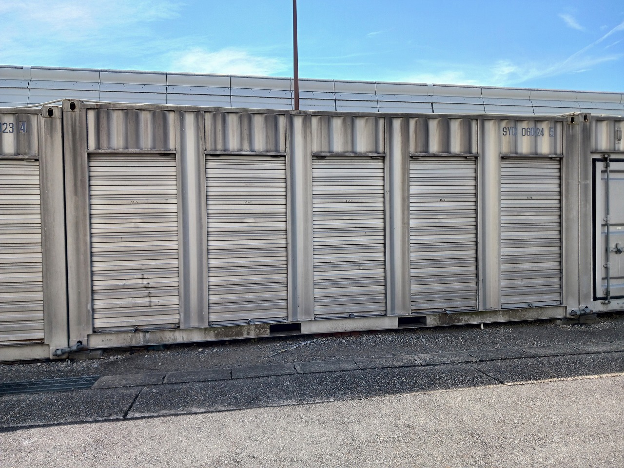 コンテナスクエア 引山店