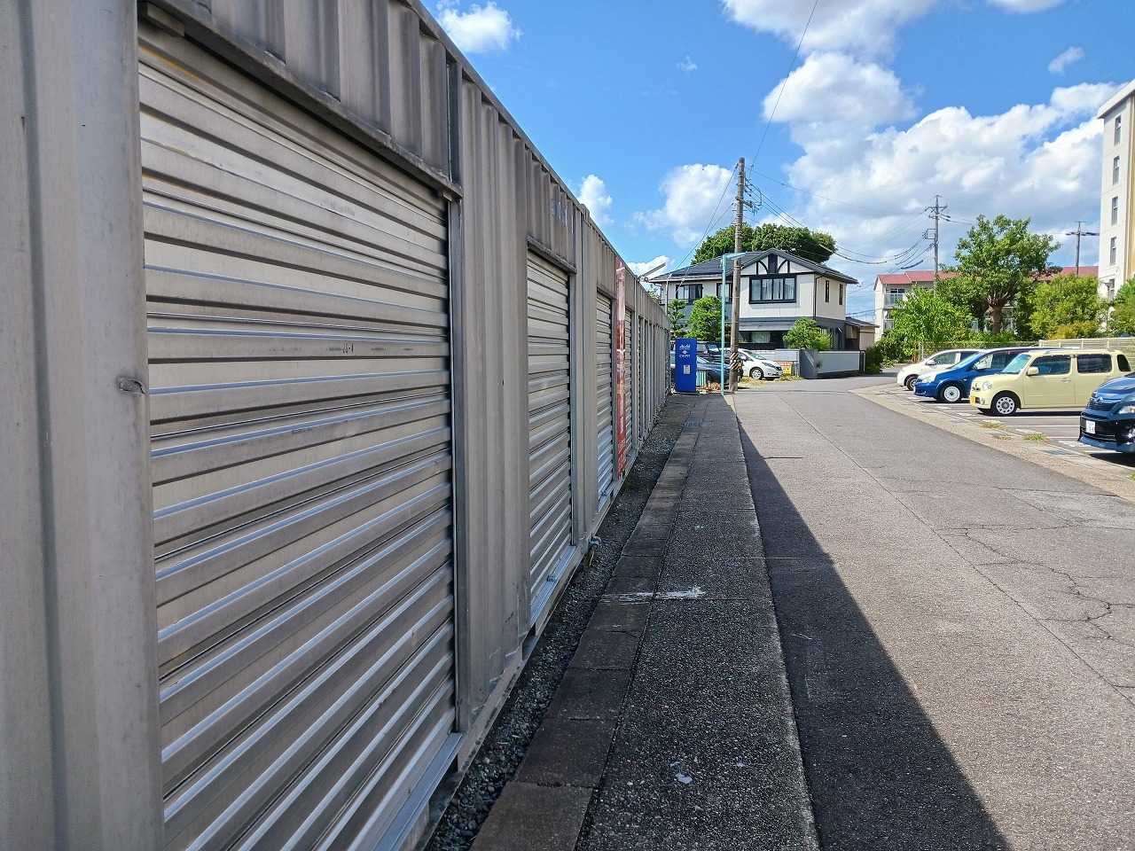 コンテナスクエア 引山店